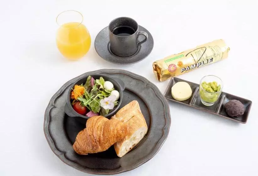 Отель The Celestine Tokyo Shiba