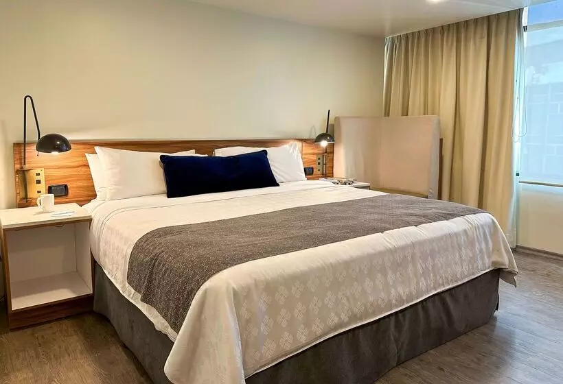 בית מלון כפרי Wyndham Garden Quito