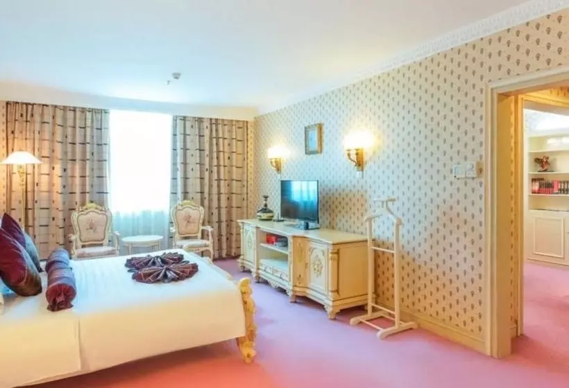 Отель Xiamen Huaqiao