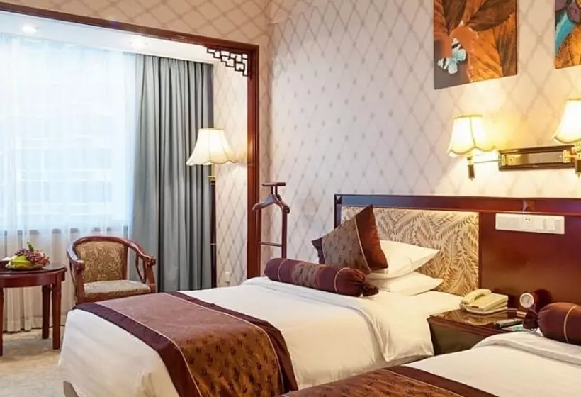 Отель Xiamen Huaqiao