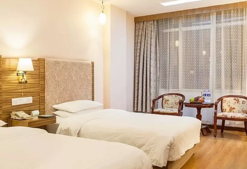 Отель Xiamen Huaqiao