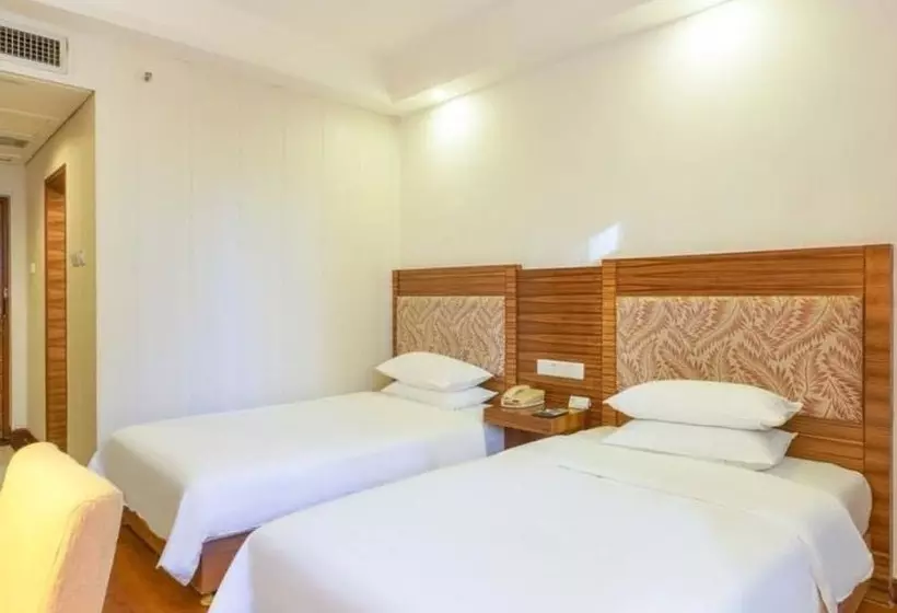 Отель Xiamen Huaqiao