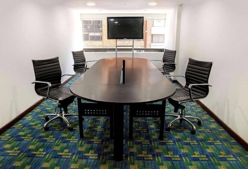 Radisson Bogota Metrotel