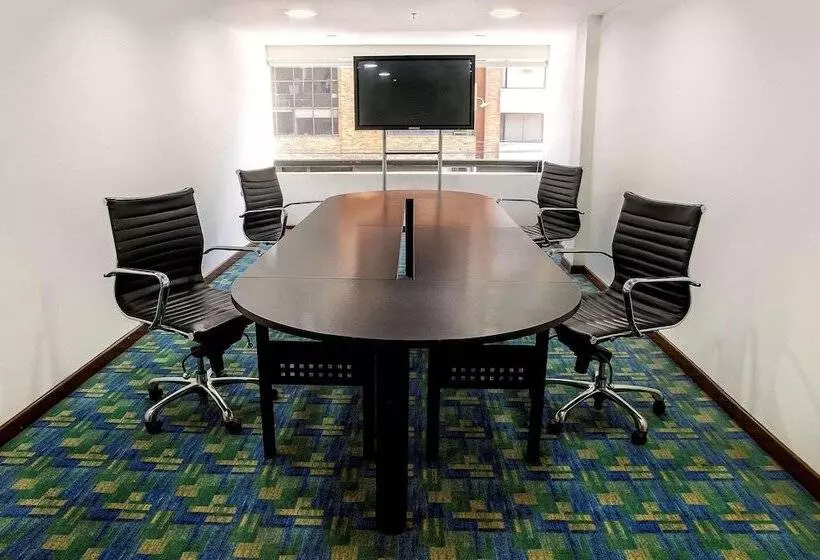 Radisson Bogota Metrotel