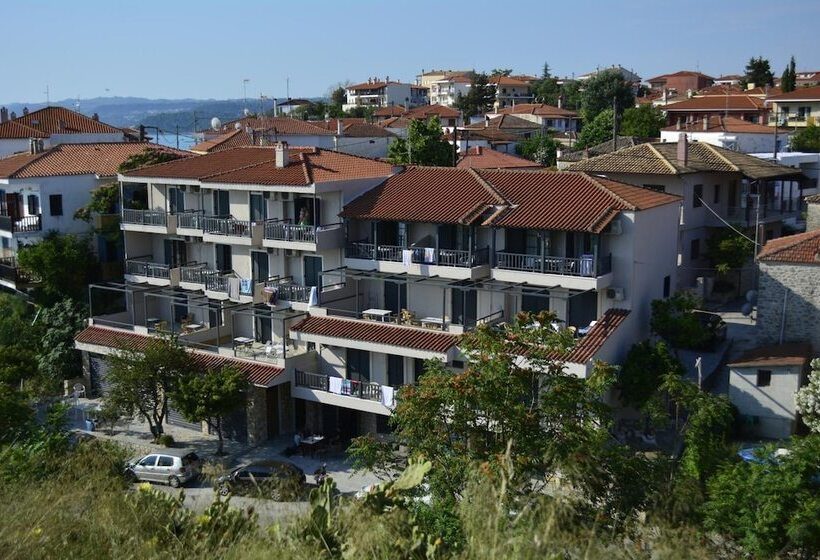 هتل Arellis Studios