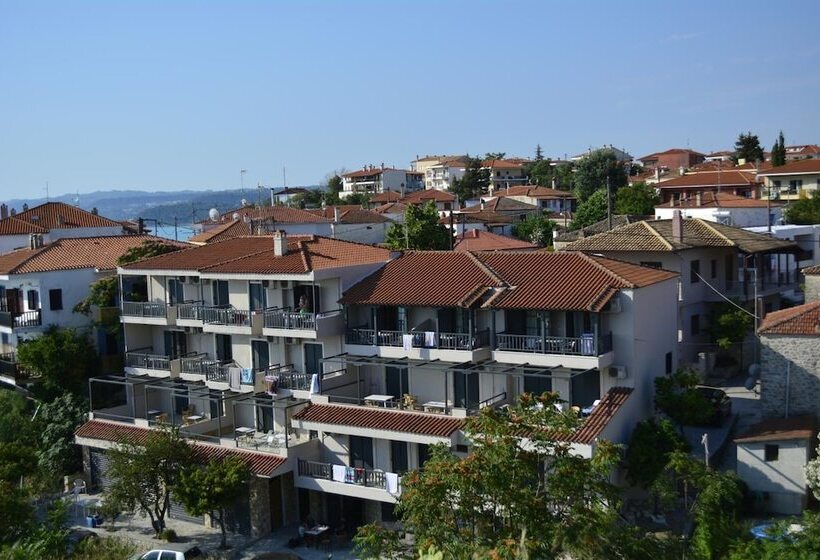 هتل Arellis Studios