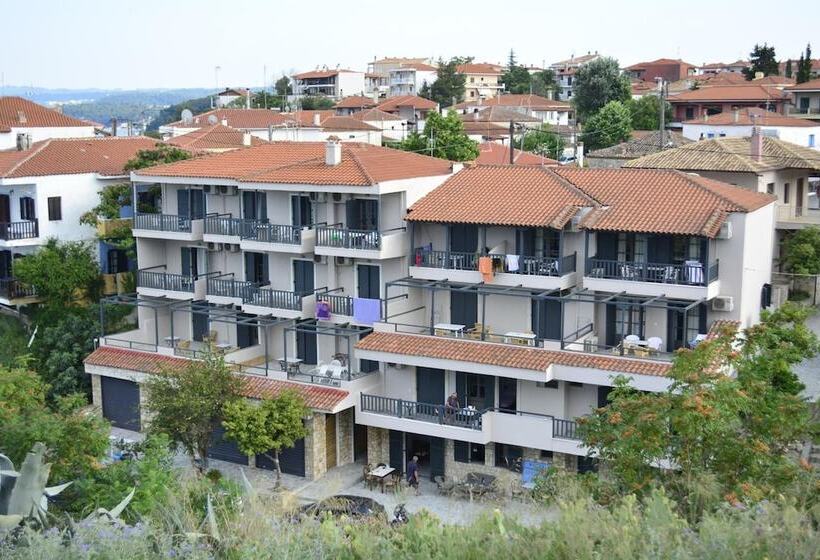 هتل Arellis Studios