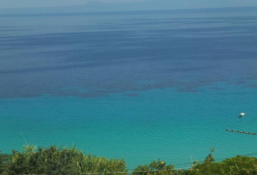 هتل Arellis Studios