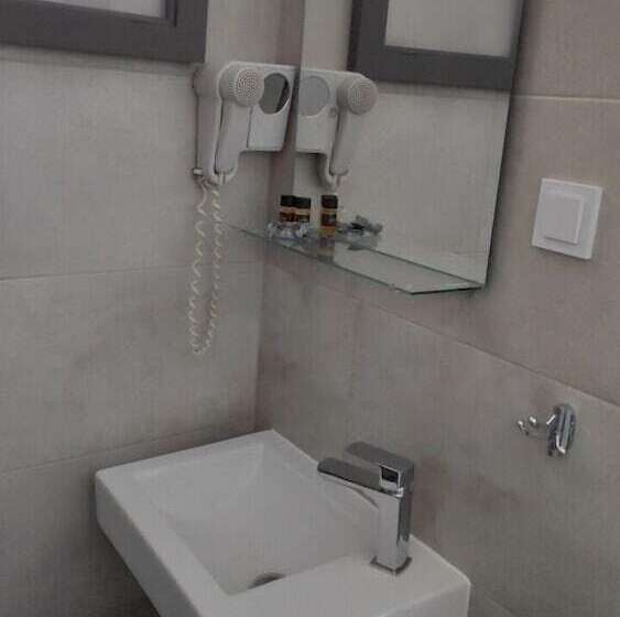 هتل Arellis Studios