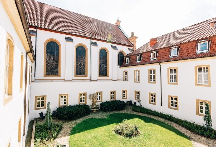 هتل Bildungs Und Tagungshaus Liborianum