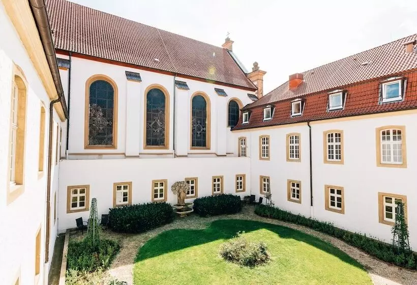 هتل Bildungs Und Tagungshaus Liborianum