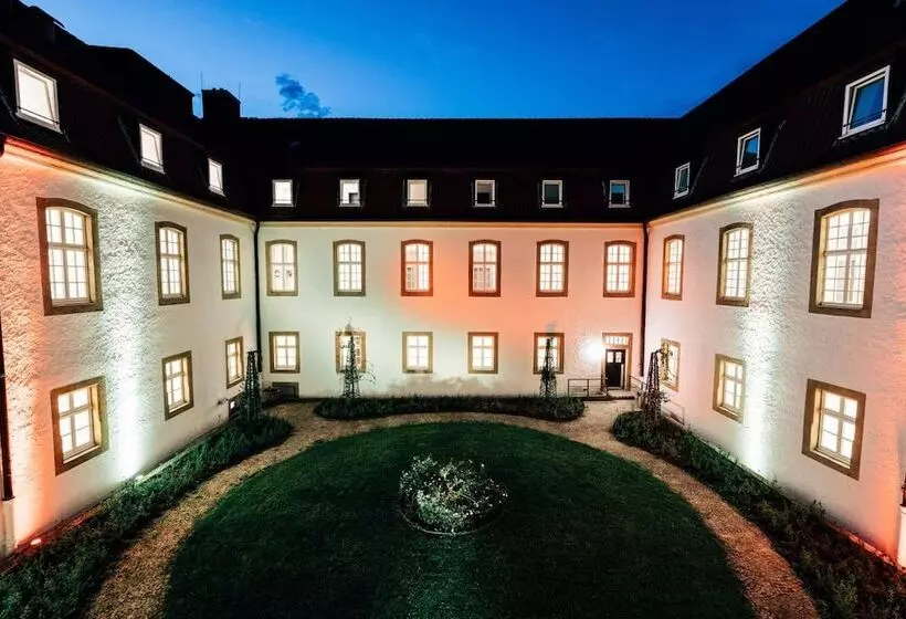 هتل Bildungs Und Tagungshaus Liborianum