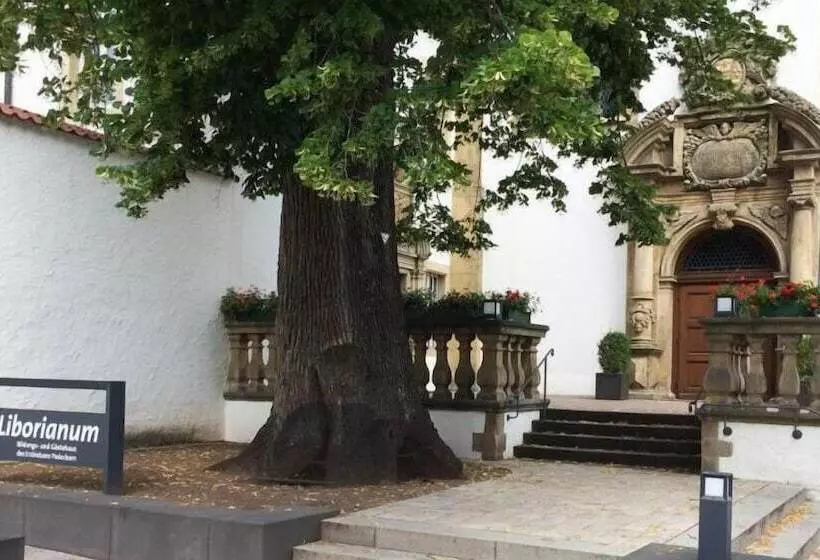 هتل Bildungs Und Tagungshaus Liborianum