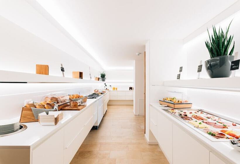 هتل Bildungs Und Tagungshaus Liborianum