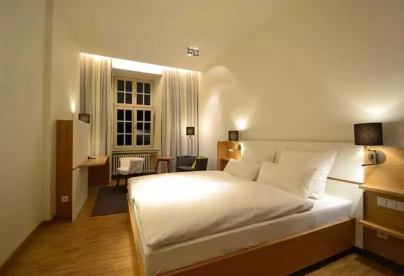 هتل Bildungs Und Tagungshaus Liborianum