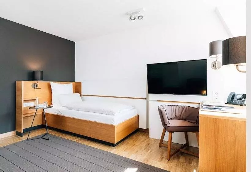 هتل Bildungs Und Tagungshaus Liborianum