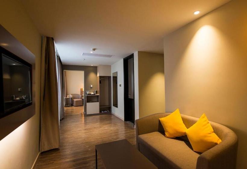 Hotel Home Inn Plus Shanghai Chifeng Road Metro Station