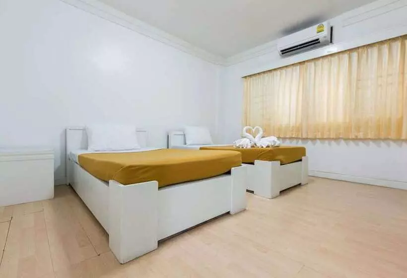 Hotelli Kesorn Place