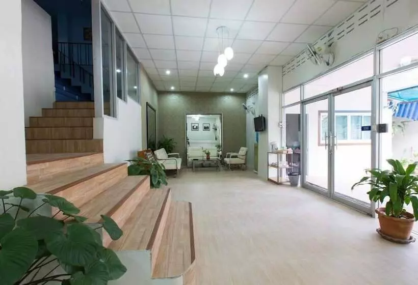 Hotelli Kesorn Place