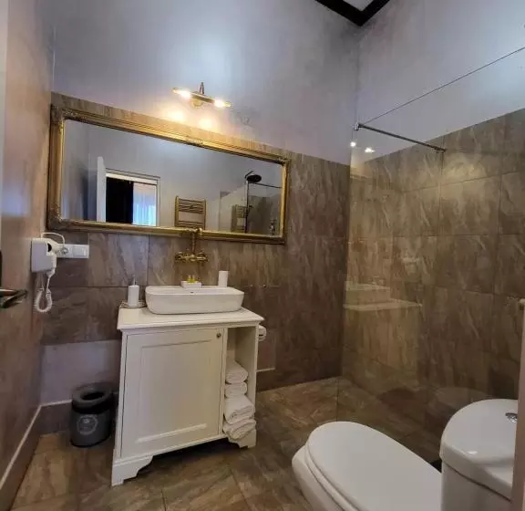 هتل Nf Palace Old City Bucharest