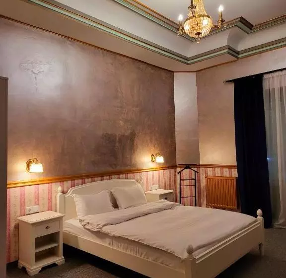 هتل Nf Palace Old City Bucharest