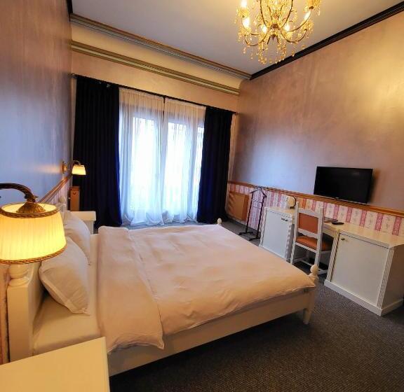 هتل Nf Palace Old City Bucharest