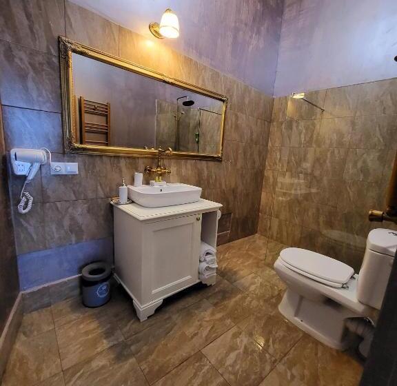 هتل Nf Palace Old City Bucharest