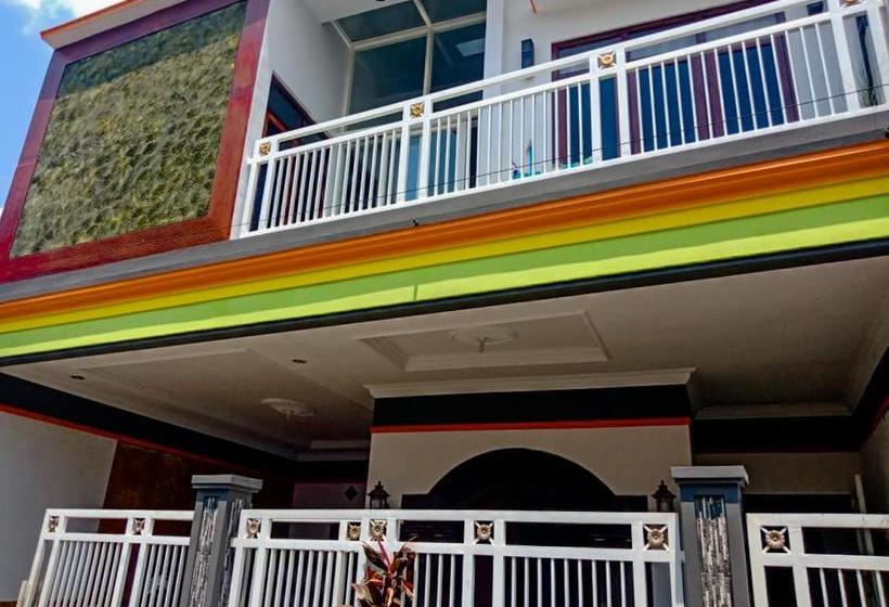 Hotell Oyo 2655 Rumah Kost Balqis
