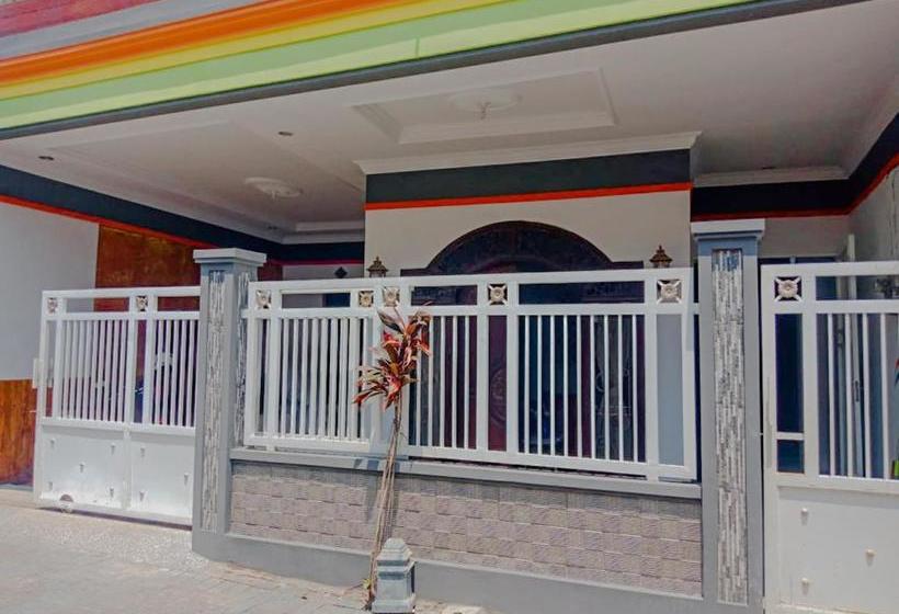 Hotell Oyo 2655 Rumah Kost Balqis