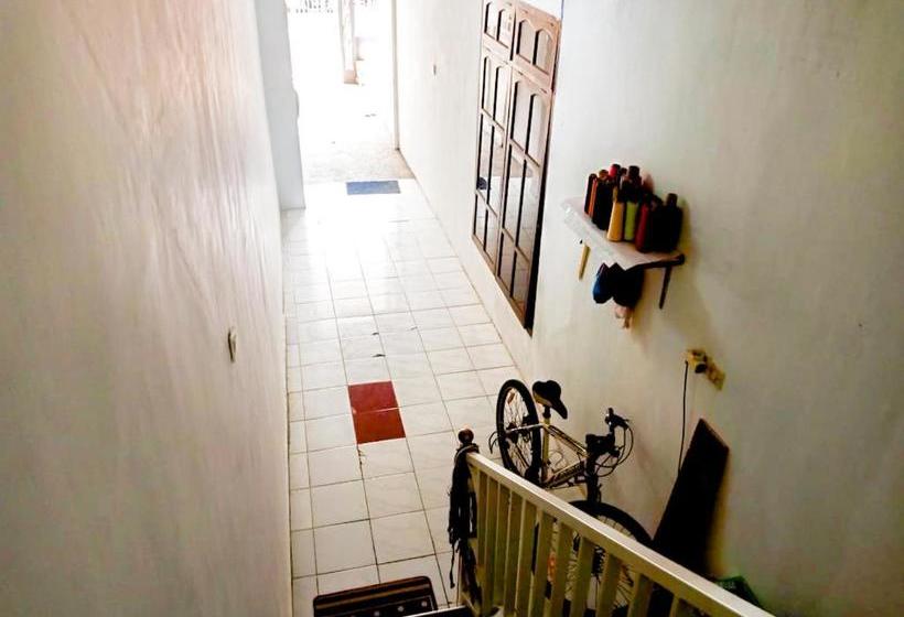 Hotell Oyo 2655 Rumah Kost Balqis