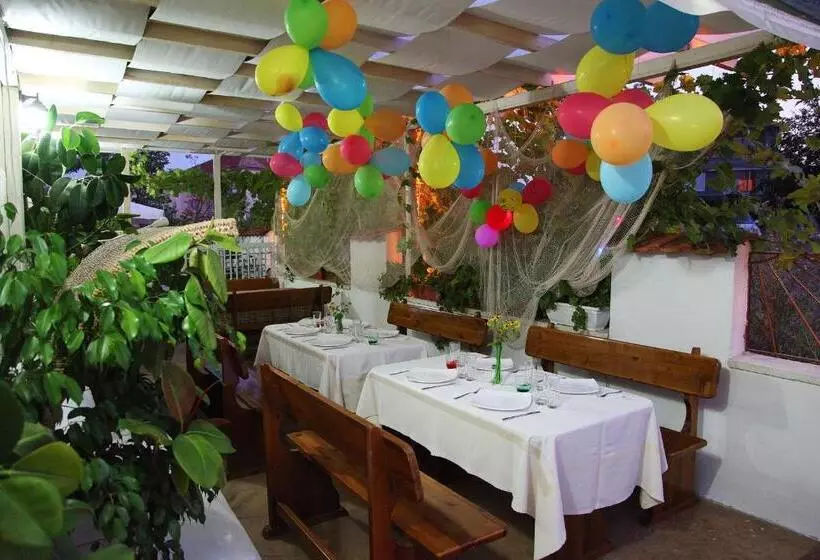 Majatalo Ravda Bay Guest House