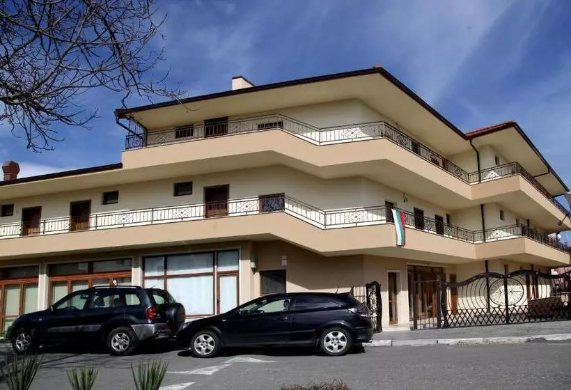 Majatalo Ravda Bay Guest House