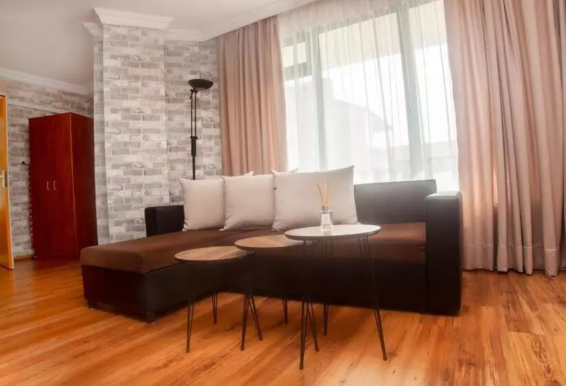 Majatalo Ravda Bay Guest House