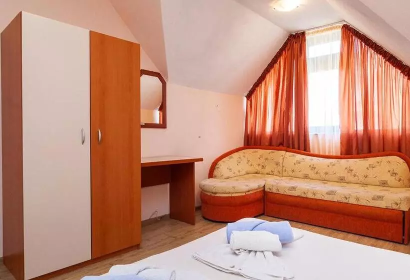 Majatalo Ravda Bay Guest House