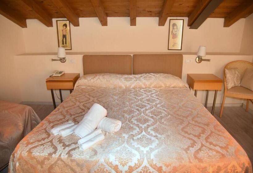 בית מלון כפרי Ristorante Miralago