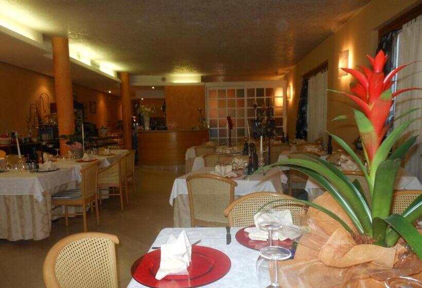 בית מלון כפרי Ristorante Miralago