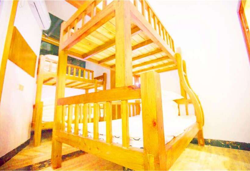 בית מלון כפרי Edinburgh Hostel