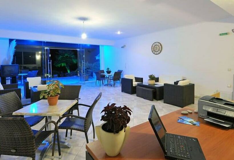 בית מלון כפרי Galazia Akti