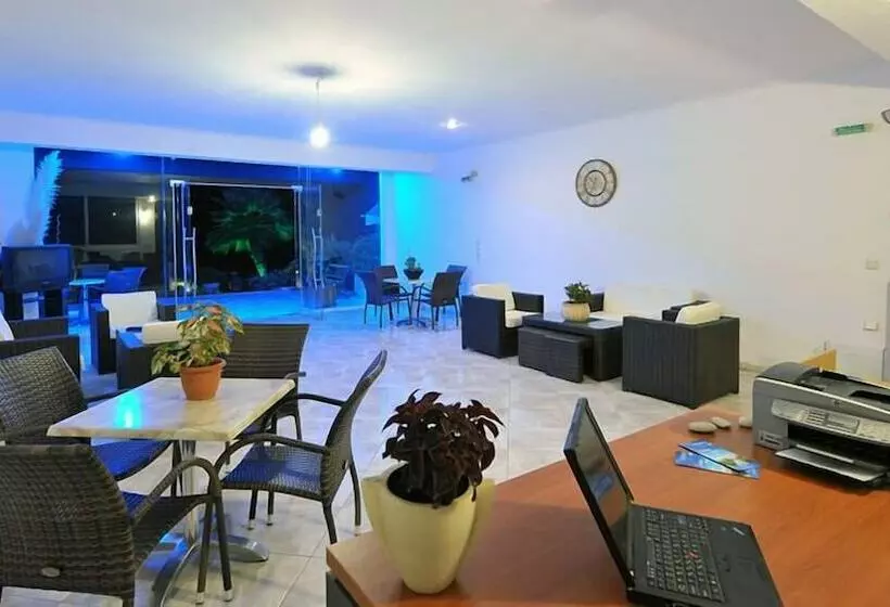 ホテル Galazia Akti