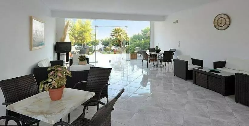 ホテル Galazia Akti