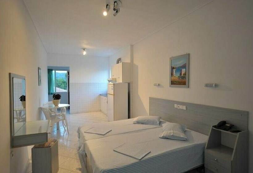 בית מלון כפרי Galazia Akti