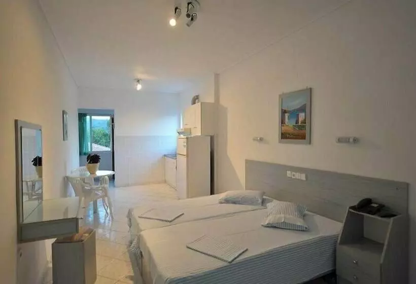 ホテル Galazia Akti