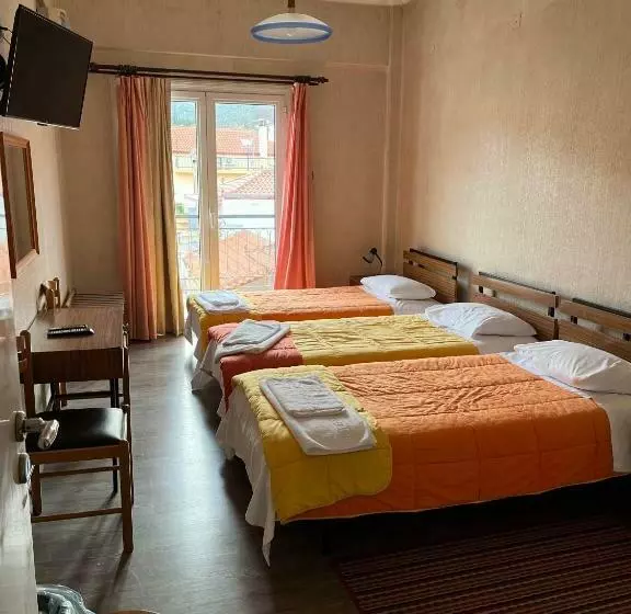 ホテル Koutriaris