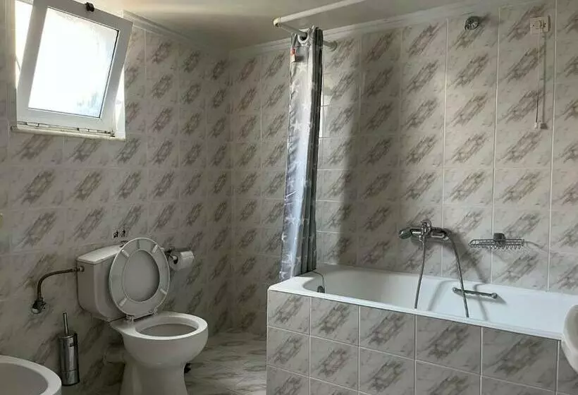 ホテル Koutriaris