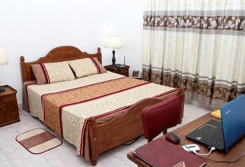 Hotel Peradeniya Rest Inn