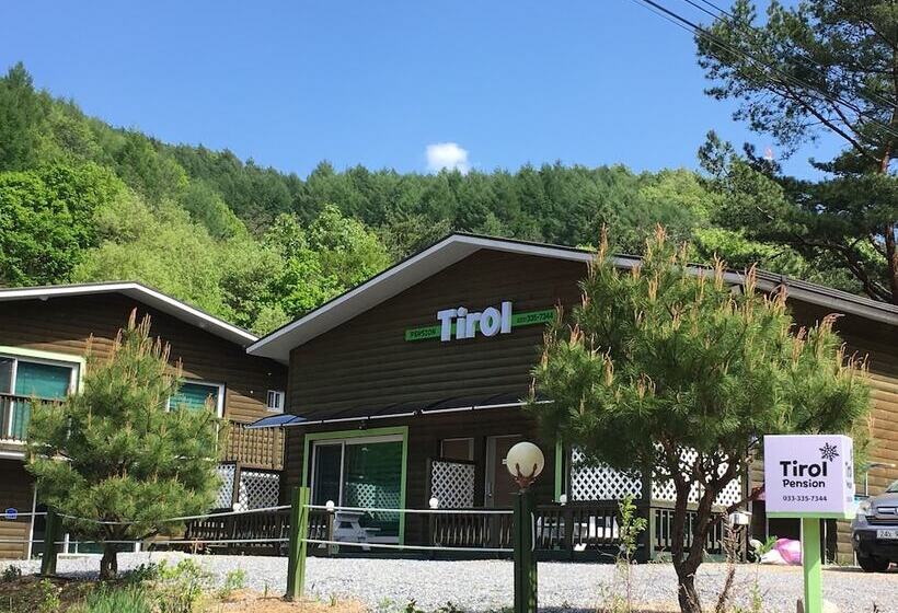 בית מלון כפרי Tirol Pension