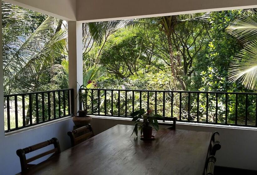 Riverside Homestay Apartments