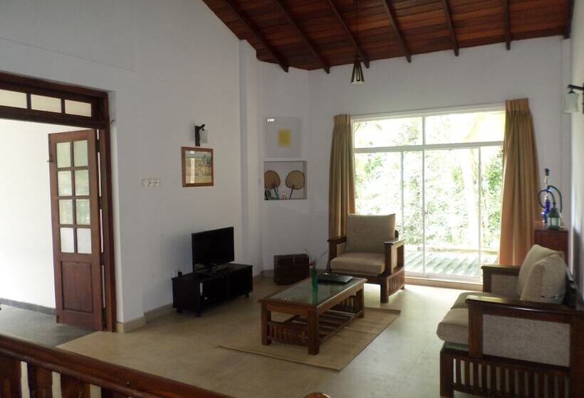 Riverside Homestay Apartments