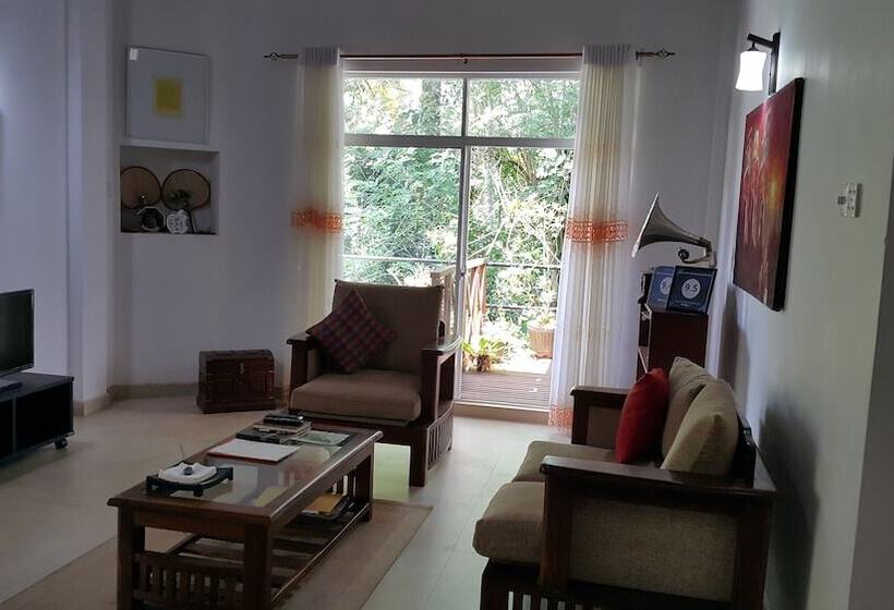 Riverside Homestay Apartments