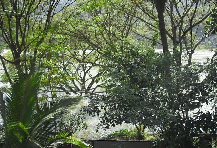 Riverside Homestay Apartments